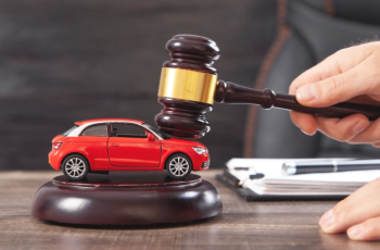 How a Car Accident Lawyer in the USA Can Protect Your Rights and Strengthen Your Claim